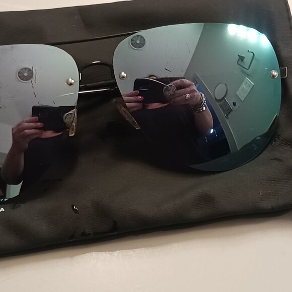 Quay Australia X Amanda Muse Sunglasses - Picture 4 of 4